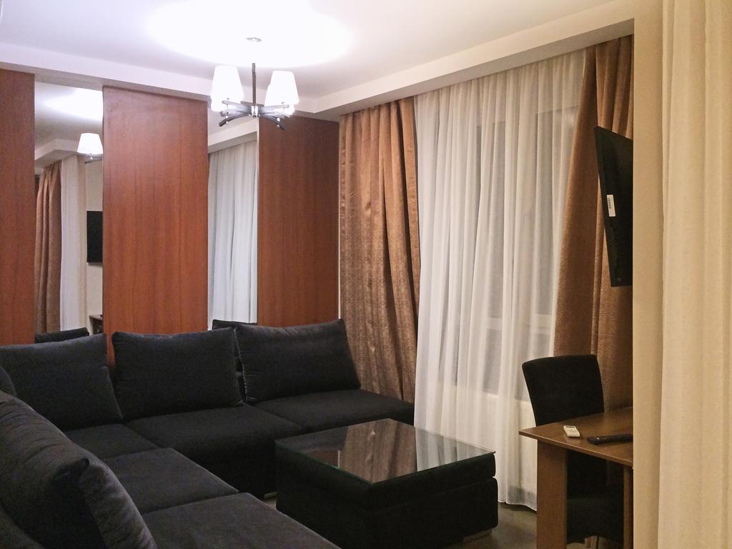 קייב Alexandra Apartments Industrial Bridge מראה חיצוני תמונה
